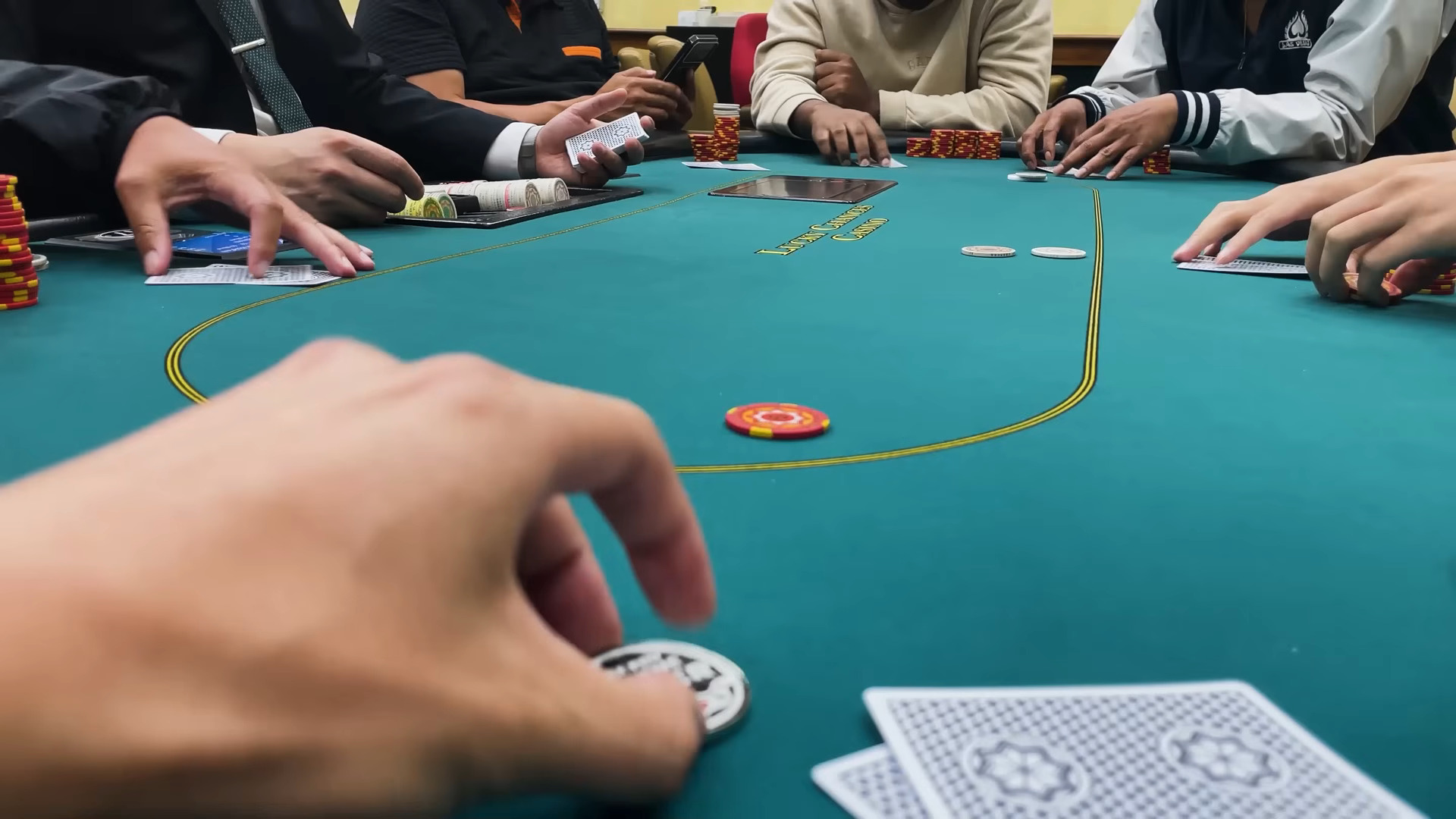poker tournament play